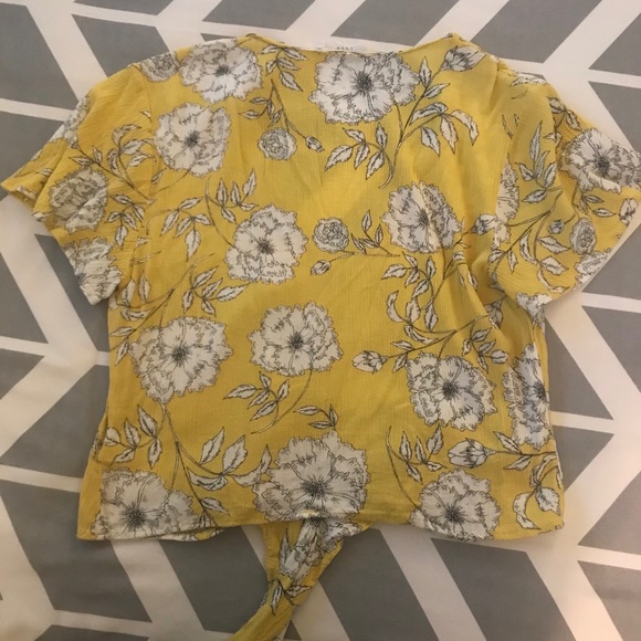 Floral top - Picture 2 of 2